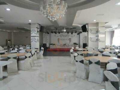 7 On Heaven Cafe And Bistro