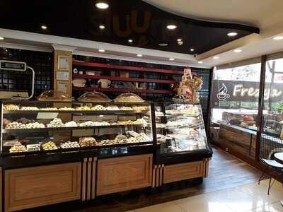 Frezya Bistro Pasta-cafe