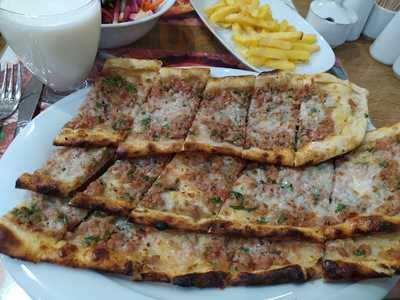 Damak Pide Pizza