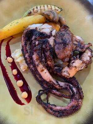 Manima Restaurant Cafe & Bar