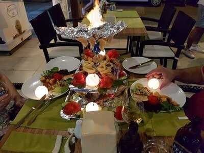 Favori Restaurant Cafe & Bar