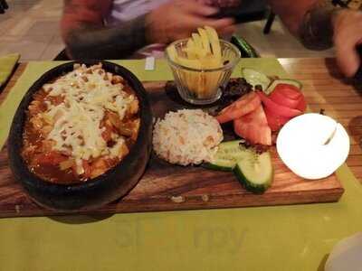 Favori Restaurant Cafe & Bar