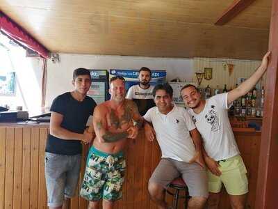 Favori Restaurant Cafe & Bar