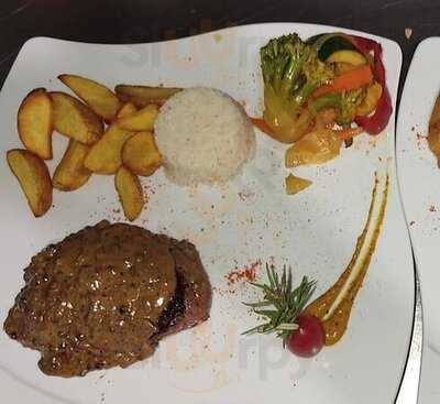 Safran Restaurant Cafe & Bar