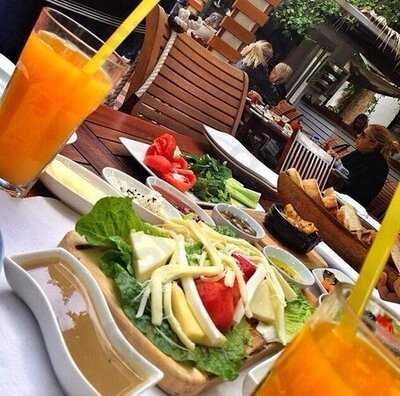 Limoon Cafe Restaurant