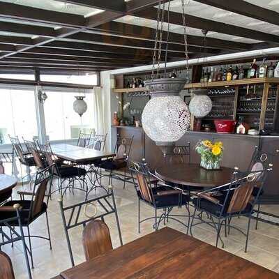 Conny's Restaurant And Bar