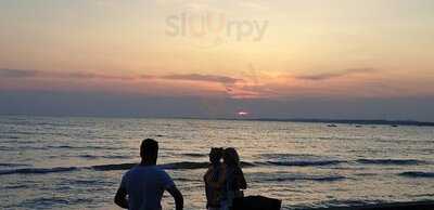 Mem-et Lounge Bar & Restaurant