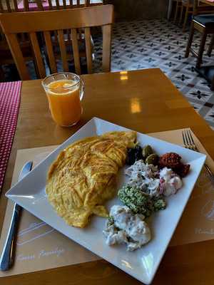 Kurabiyem Simit Kafe