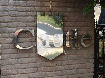 Castle Cafe & Bistro
