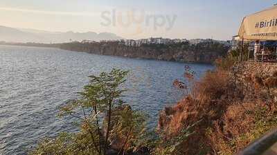 Castle Cafe & Bistro