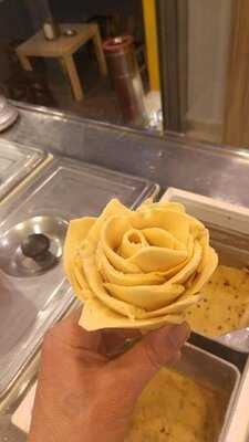 Meşhur Balkaymak Dondurma Ve Tatlı