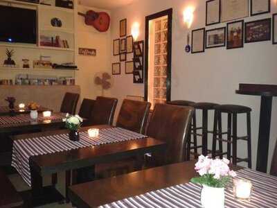 Sans Cafe Bistro & Bar