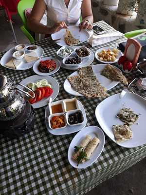 Çandır Teras Çay Bahçesi Gözleme Ve Kahvaltı Evi