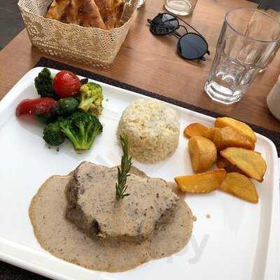 Sırdaş Cafe & Restaurant