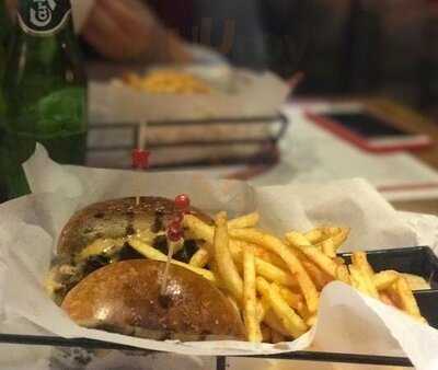 Meet'n Corner Burger