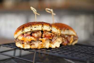 Meet'n Corner Burger