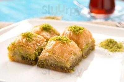 Bonibon Patisserie & Cafe