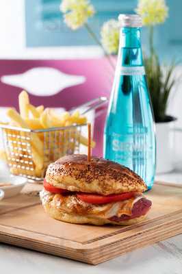 Alaçatı Muhallebicisi