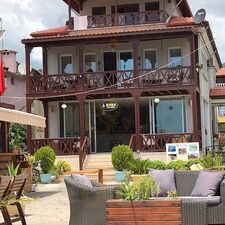 Bi Mola Göl Evi