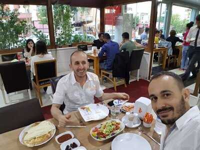 Öz Gaziantep Taşoğlu Baklava Kebab Ve Lahmacun