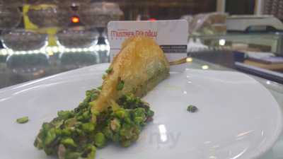 Mustafa Guloglu Baklava