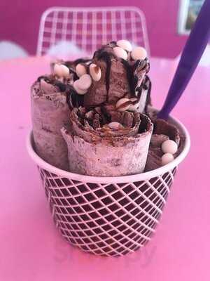 Bubble Waffle & Roll Ice