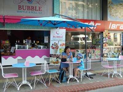 Bubble Waffle & Roll Ice