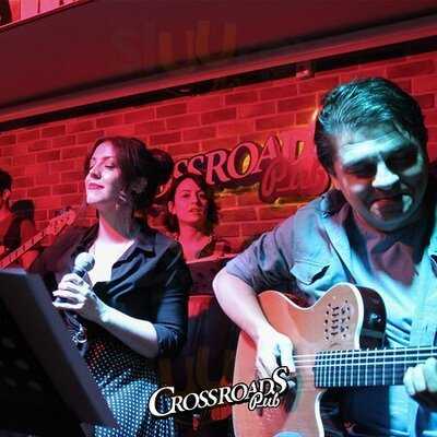 Crossroads Pub