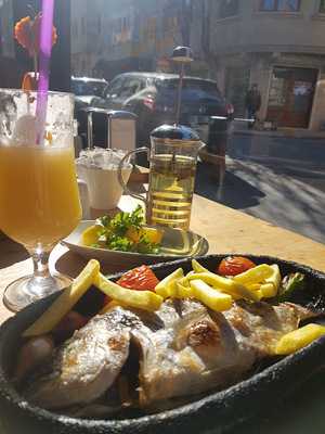 Palatium Cafe & Restaurant