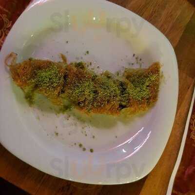 Sanli Burma Tatlicisi