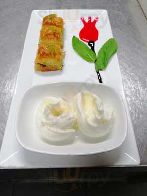 Magnaura Cafe & Restaurant