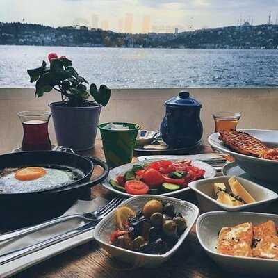 The Market At Bosphorus