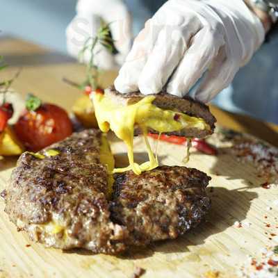 Vahap Usta Et Restaurant