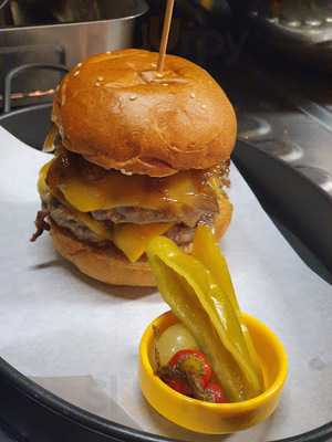 Cheddar Good Burger
