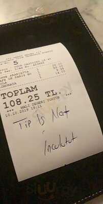 Happy Moon's Cafe Ve Restaurant