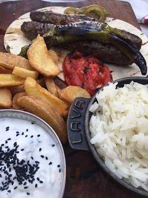 Happy Moon's Cafe Ve Restaurant