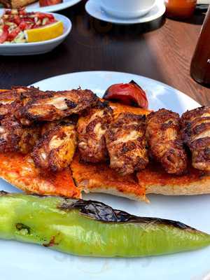 Öz Kanatçı Kardeşler