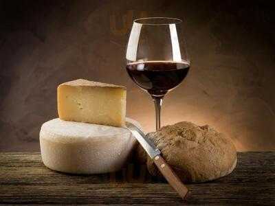 Grillo Restaurant & Bar