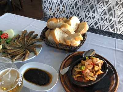 Aruna Restaurant & Cafe