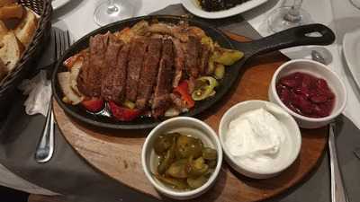 Aruna Restaurant & Cafe