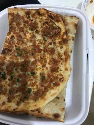 Yeni Ugur Pide & Kebap Salonu