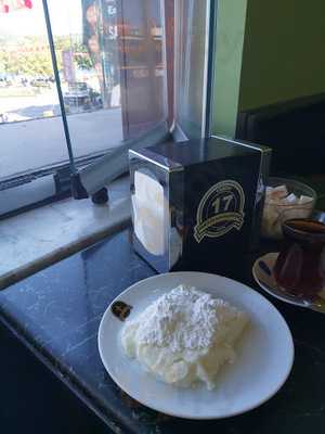 Tarihi Sariyer Muhallebicisi