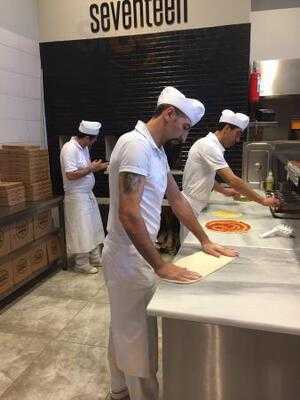 Seventeen Pizza