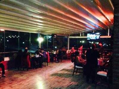 Lounge Point / Terrace 86