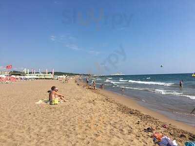 Full Moon Beach Cafe