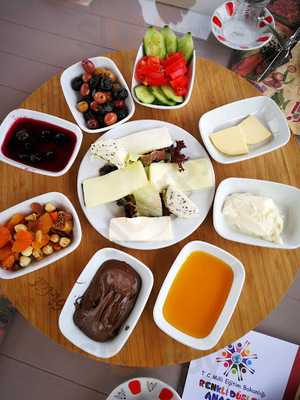 Bi-lal Cafe & Bistro