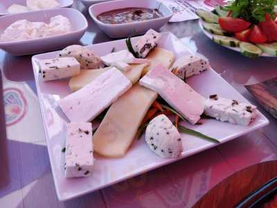 Bi-lal Cafe & Bistro