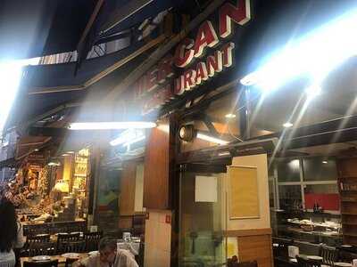 Mercan Kokorec & Midye