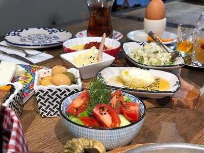 Biberon Cafe And Crafts