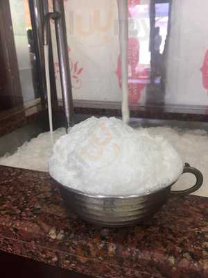 Tarihi Merkez Efendi Köftecisi Ahmet Usta